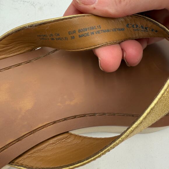 Coach Gold Shelly Leather Thong Flip Flop Sandals Size 9 - Picture 7 of 8